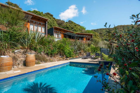 Bay Of Many Coves - Accommodation New Zealand 2