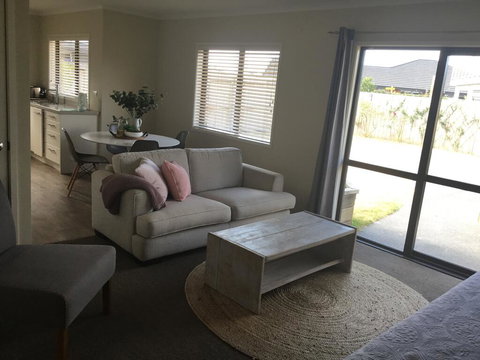 Beach And Rural Holiday Flat - Accommodation New Zealand 1