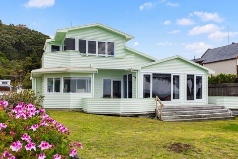 Beach Side - Ohope Holiday Home - Accommodation New Zealand 1