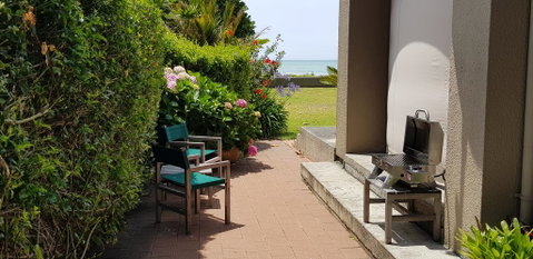 Beachfront Bliss - Accommodation New Zealand 3