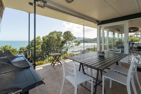 Beachfront Bliss - Coopers Beach Holiday Home - Accommodation New Zealand 2