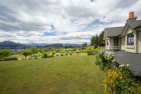 Beautiful Seasons - Accommodation New Zealand 0