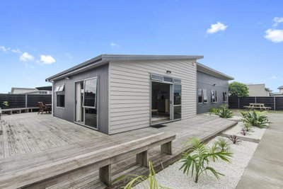 Beauty On Bream Bay - Ruakaka Holiday Home