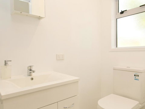 Bellbird Cottage - Lake Taupo Bach - Accommodation New Zealand 1