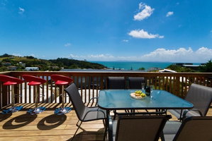 Belvedere - Cable Bay Holiday Home