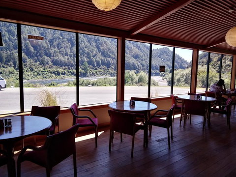Berlins Cafe, Bar And Backpackers - Accommodation New Zealand 1
