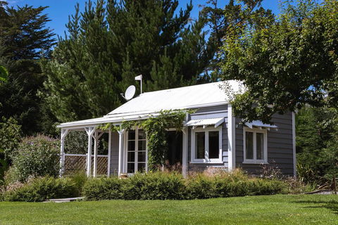Birch Hill Cottage -30 Minutes From St Arnaud - Accommodation New Zealand 0
