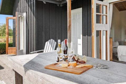 Black Cottage - Blenheim Holiday Home - Accommodation New Zealand 2