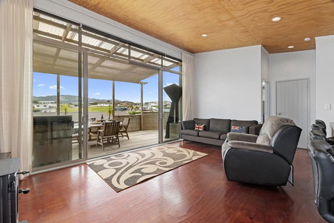 Blue Crush Villa - Mangawhai Heads Holiday Home - Accommodation New Zealand 3