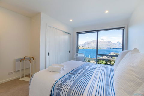 Bluewater Queenstown - Stunning Lake Views - Accommodation New Zealand 3