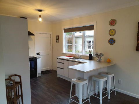 Booktown Cottage - Accommodation New Zealand 1