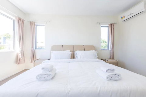 Brand New 3 Bedroom Home In Quiet Location - Accommodation New Zealand 1