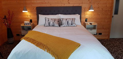 BRAND NEW Cozy Cabin In The Paddocks - Accommodation New Zealand 3