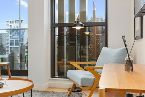Brand New Modern And Vibrant Living On K'rd - Accommodation New Zealand 3