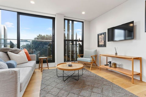 Brand New Modern And Vibrant Living On K'rd - Accommodation New Zealand 1