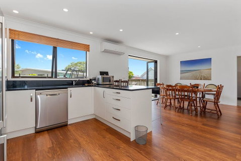 Bream Bay Family Bach - Ruakaka Holiday Home - Accommodation New Zealand 3