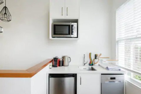 Bright Renovated Villa Short Walk To Ponsonby Road - Accommodation New Zealand 1