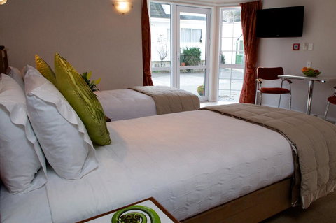 Bucket Tree Lodge - Accommodation New Zealand 3