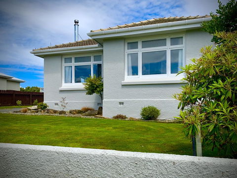 Bungalow On Centre - Accommodation New Zealand 0
