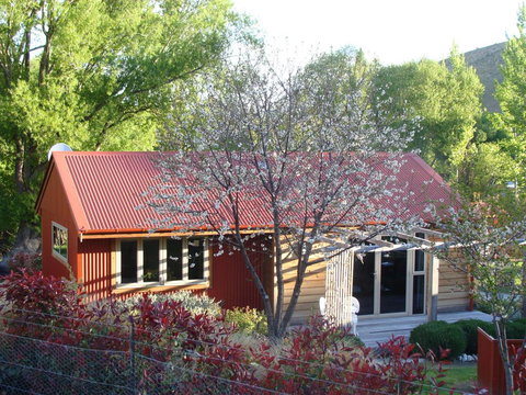 Burn Cottage Retreat - Accommodation New Zealand 0