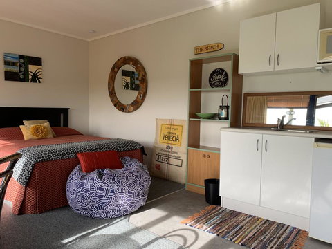 BUTLERS LANE - THE STUDIO - Accommodation New Zealand 0