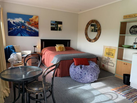 BUTLERS LANE - THE STUDIO - Accommodation New Zealand 2