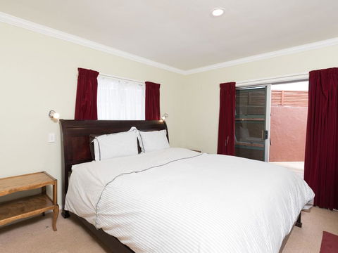 Captain's Quarters - Opua Holiday Home - Accommodation New Zealand 1