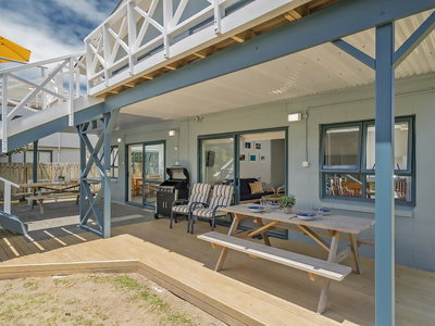 Captains Bach @ Cooks - Downstairs Holiday Unit