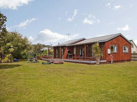 Castleview Getaway Matarangi - Matarangi Holiday Home - Accommodation New Zealand 0