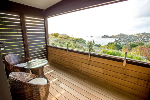 Cathedral Cove And Sunrise - Accommodation New Zealand 0
