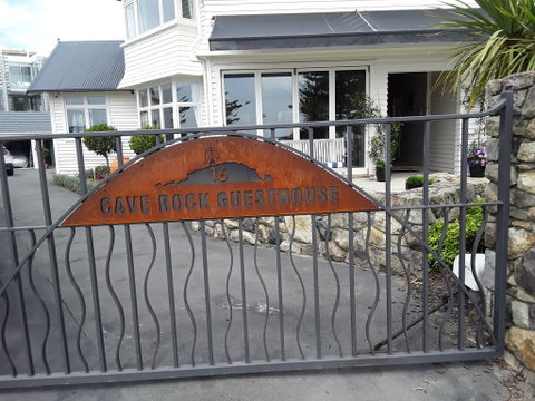 Cave Rock Guest House - Accommodation New Zealand 2