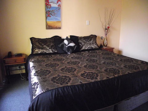 Caves Motor Inn - Accommodation New Zealand 0
