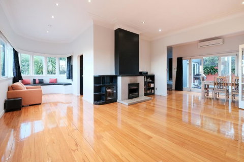 Central Location Stylish Comfortable House - Accommodation New Zealand 2