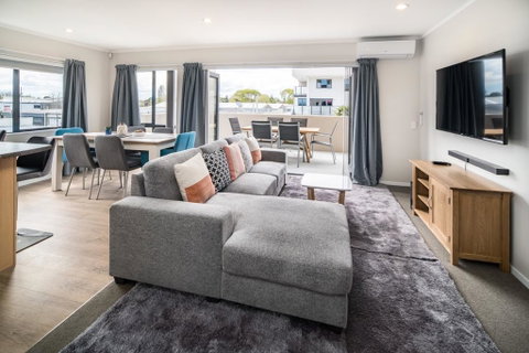 Central Manukau Escape - Accommodation New Zealand 0