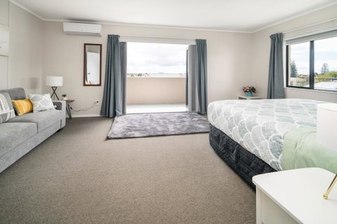 Central Manukau Escape - Accommodation New Zealand 3
