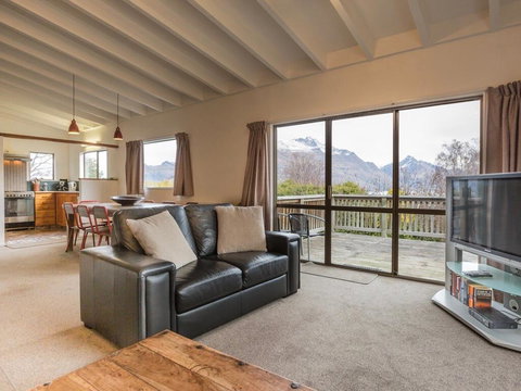 Central Southern Lakes - Queenstown Holiday Home - Accommodation New Zealand 2