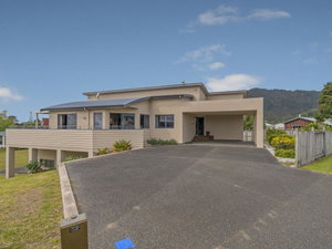Centreway Sand Castle - Pauanui Holiday Home