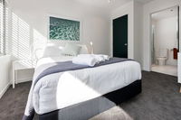 Charming 1 bdrm with prime Viaduct location