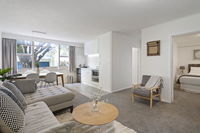 Charming Herne Bay 1 minute to Bus Stop