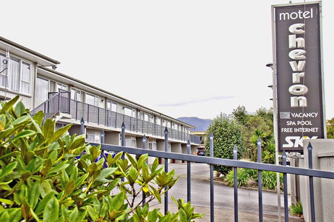 Chevron Motel - Accommodation New Zealand 0