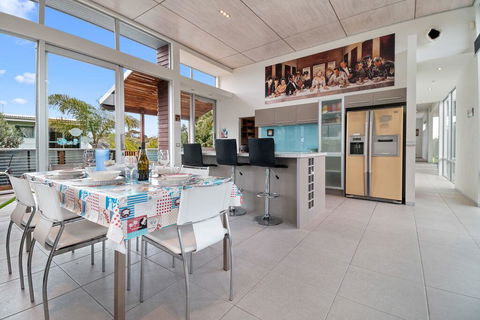 Coastal Chateau - Pauanui Holiday Home - Accommodation New Zealand 2
