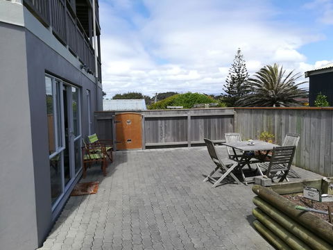 Coastal Condo - Accommodation New Zealand 1