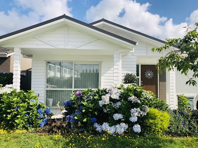 Comfortable & Modern Style Living-Close To Airport