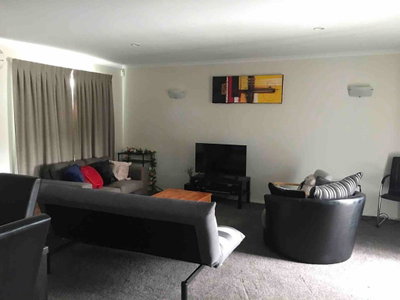 Comfortable Home Close To Airport