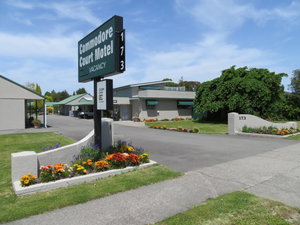 Commodore Court Motel