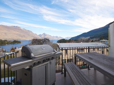 Copper Ridge Views - Queenstown Apartment - Accommodation New Zealand 0