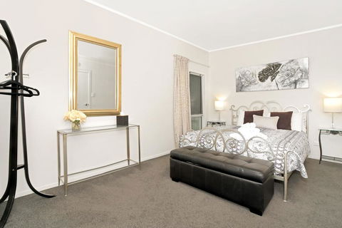 Coromandel Apartments - Accommodation New Zealand 0
