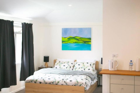 Cosy Homely Studio With Bus Link To CBD And Eden Park - Accommodation New Zealand 2
