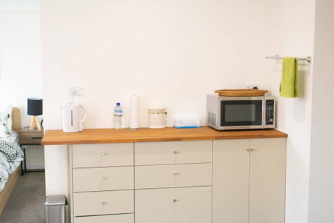 Cosy Homely Studio With Bus Link To CBD And Eden Park - Accommodation New Zealand 3