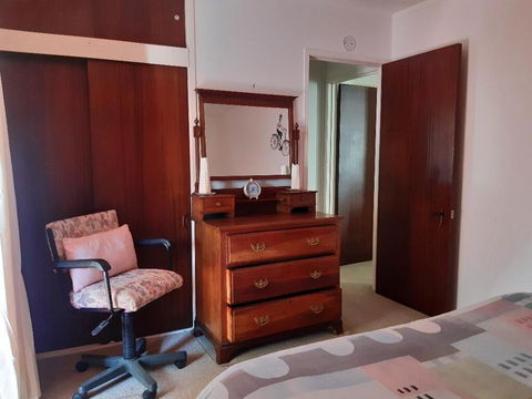Cosy Retro Cutie - Accommodation New Zealand 2